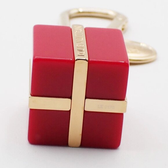 LOUIS VUITTON Logo Bijoux Sac Surprise Bag Charm Red Gold - Picture 14 of 14